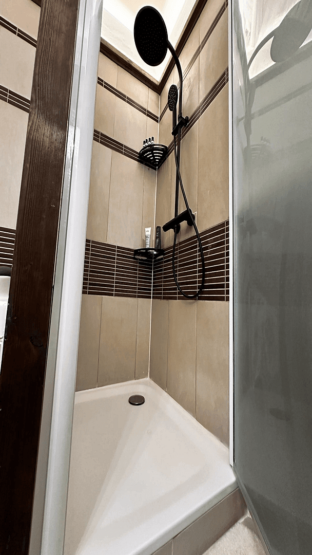 Prenájom bytu 2-izbový 65 m², Köln, Severné Porýnie - Westfálsko Prenájom bytu 2-izbový 65 m², Köln, Severné Porýnie - Westfálsko