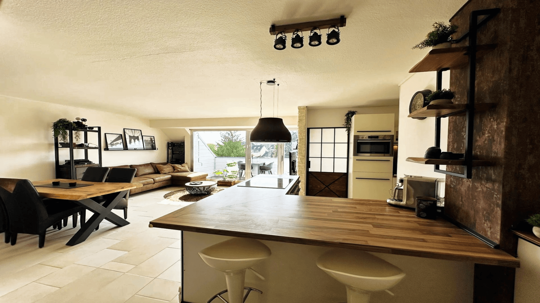 Prenájom bytu 2-izbový 65 m², Köln, Severné Porýnie - Westfálsko Prenájom bytu 2-izbový 65 m², Köln, Severné Porýnie - Westfálsko