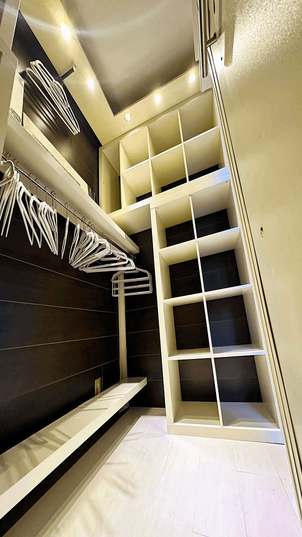 Prenájom bytu 2-izbový 65 m², Köln, Severné Porýnie - Westfálsko Prenájom bytu 2-izbový 65 m², Köln, Severné Porýnie - Westfálsko