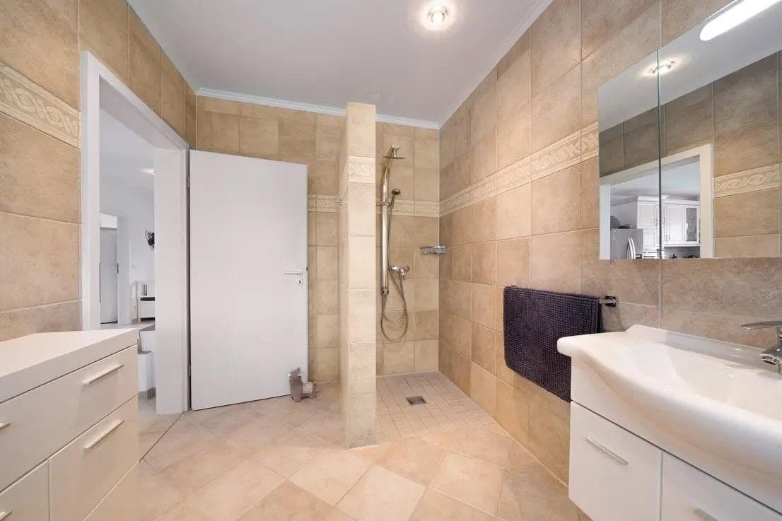 Predaj domu 238 m², pozemek 1.165 m², Neustadt in Holstein, Šlezvicko-Holštajnsko Predaj domu 238 m², pozemek 1.165 m², Neustadt in Holstein, Šlezvicko-Holštajnsko