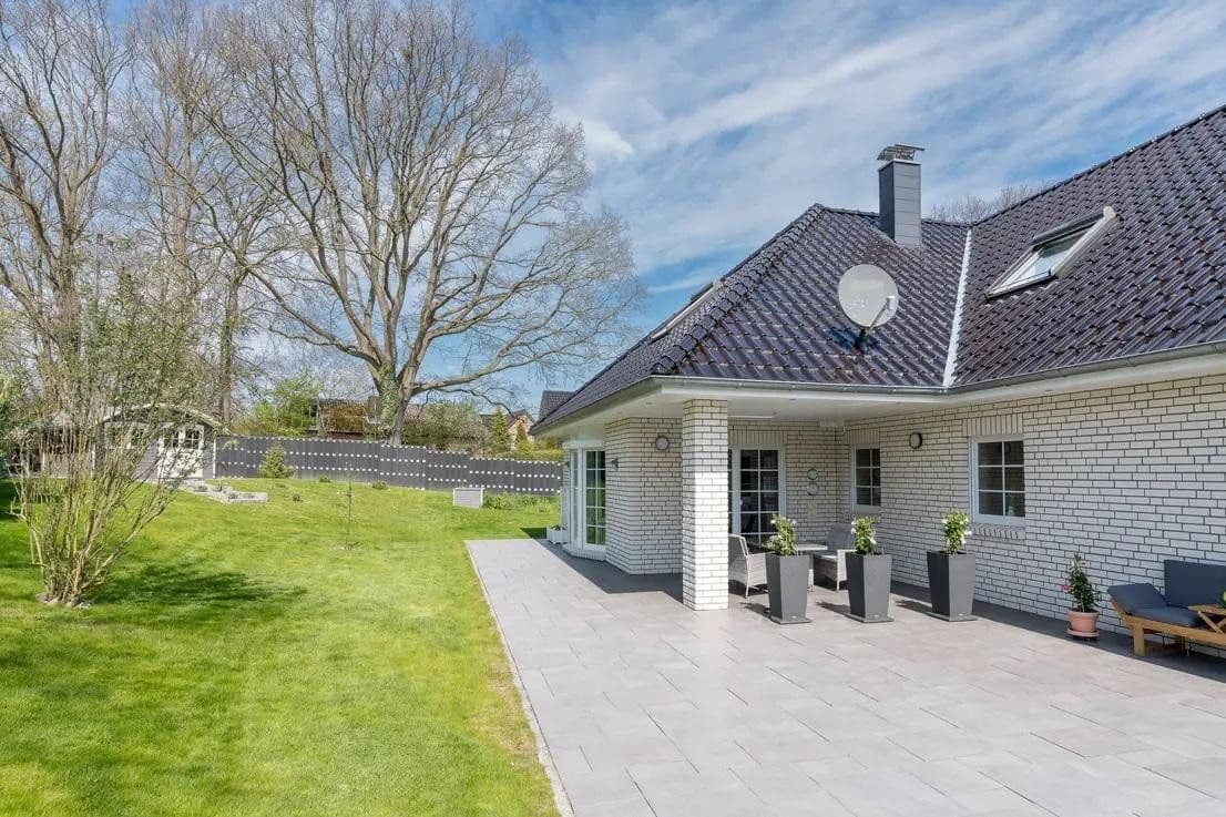 Predaj domu 238 m², pozemek 1.165 m², Neustadt in Holstein, Šlezvicko-Holštajnsko Predaj domu 238 m², pozemek 1.165 m², Neustadt in Holstein, Šlezvicko-Holštajnsko