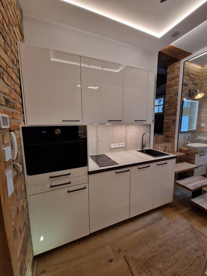 Predaj kancelárie 14 m², Lausitzer Str. 35, Berlin, Berlín Predaj kancelárie 14 m², Lausitzer Str. 35, Berlin, Berlín