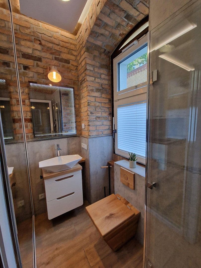 Predaj kancelárie 14 m², Lausitzer Str. 35, Berlin, Berlín Predaj kancelárie 14 m², Lausitzer Str. 35, Berlin, Berlín