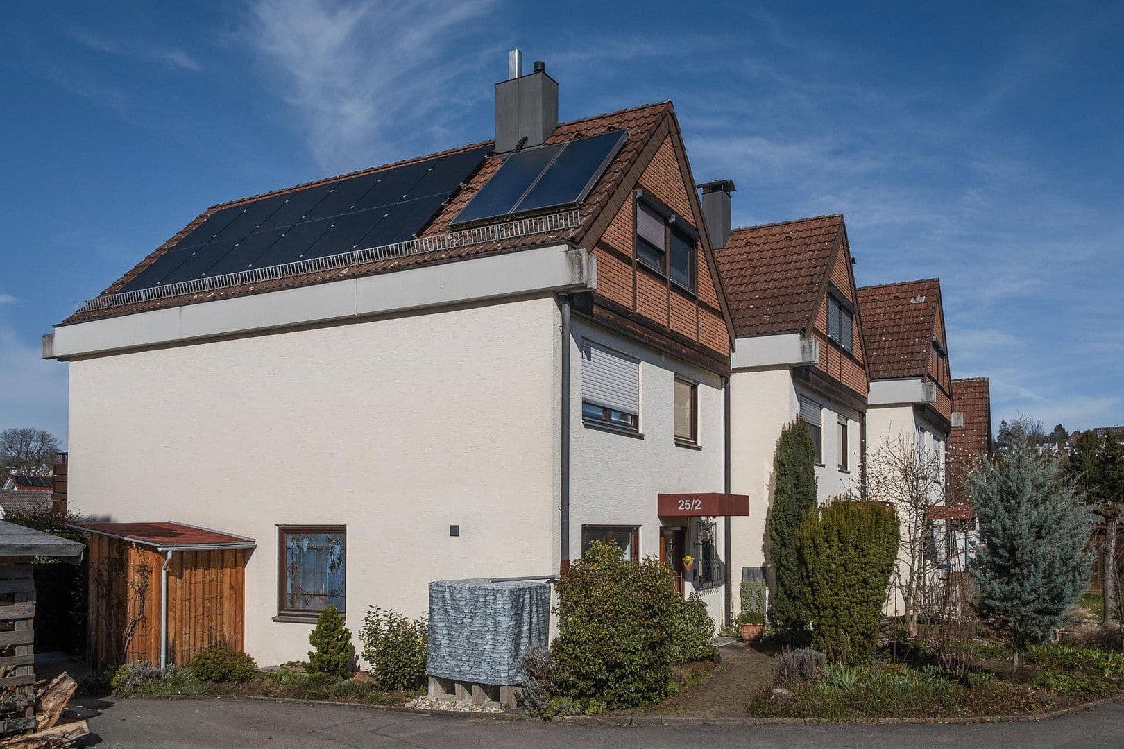 Predaj domu 131 m², pozemek 334 m², Tübinger Str. 25/2, Weil im Schönbuch, Bádensko-Wurttembersko Predaj domu 131 m², pozemek 334 m², Tübinger Str. 25/2, Weil im Schönbuch, Bádensko-Wurttembersko