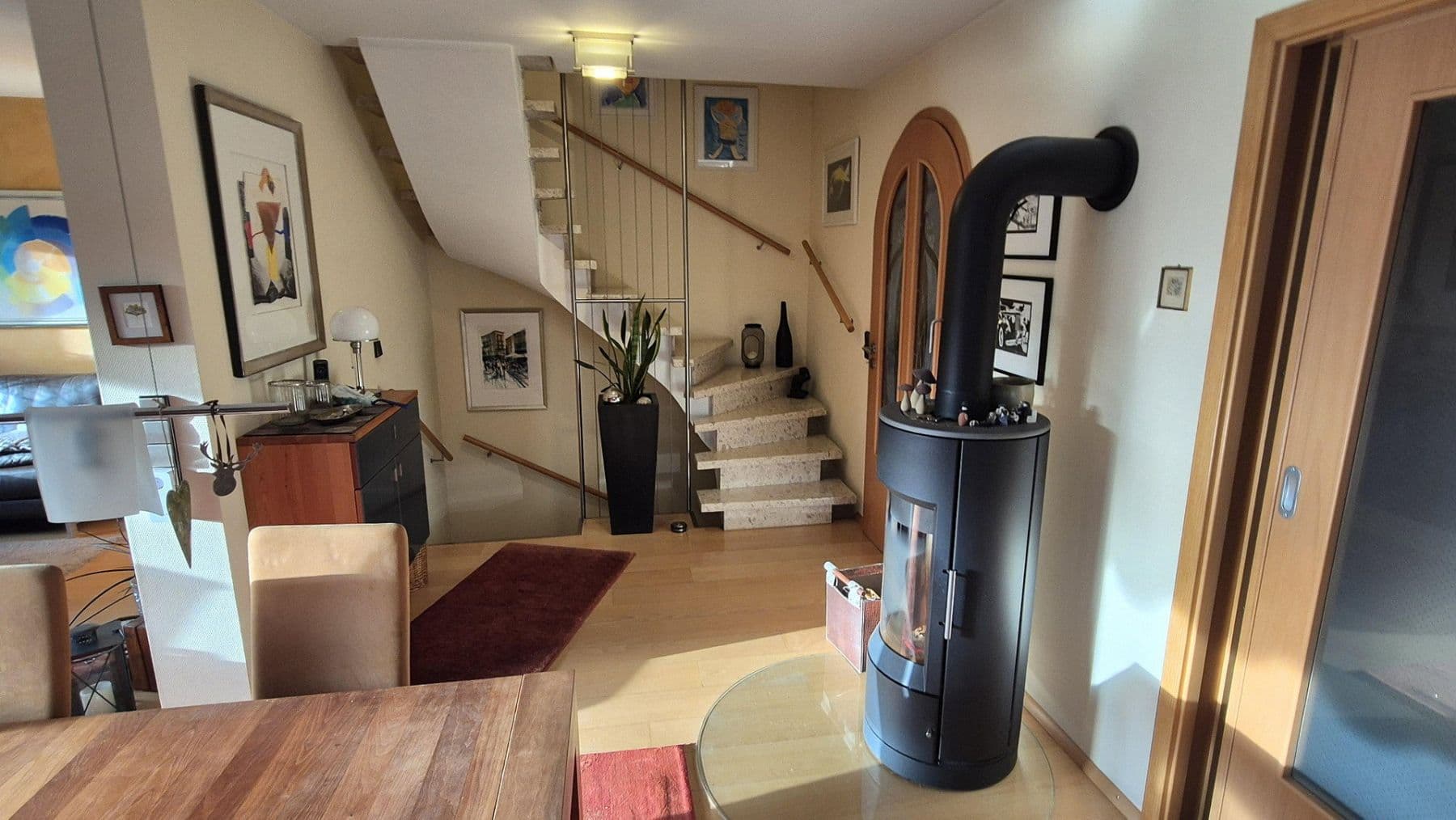 Predaj domu 131 m², pozemek 334 m², Tübinger Str. 25/2, Weil im Schönbuch, Bádensko-Wurttembersko Predaj domu 131 m², pozemek 334 m², Tübinger Str. 25/2, Weil im Schönbuch, Bádensko-Wurttembersko