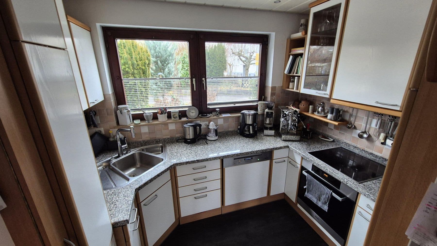 Predaj domu 131 m², pozemek 334 m², Tübinger Str. 25/2, Weil im Schönbuch, Bádensko-Wurttembersko Predaj domu 131 m², pozemek 334 m², Tübinger Str. 25/2, Weil im Schönbuch, Bádensko-Wurttembersko