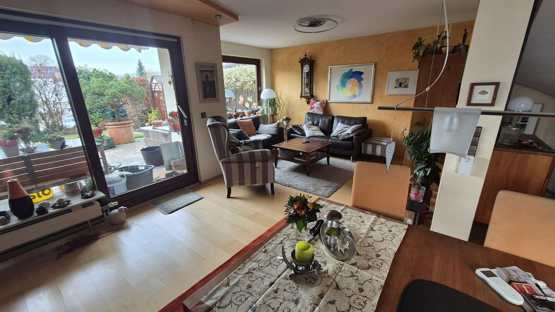 Predaj domu 131 m², pozemek 334 m², Tübinger Str. 25/2, Weil im Schönbuch, Bádensko-Wurttembersko Predaj domu 131 m², pozemek 334 m², Tübinger Str. 25/2, Weil im Schönbuch, Bádensko-Wurttembersko