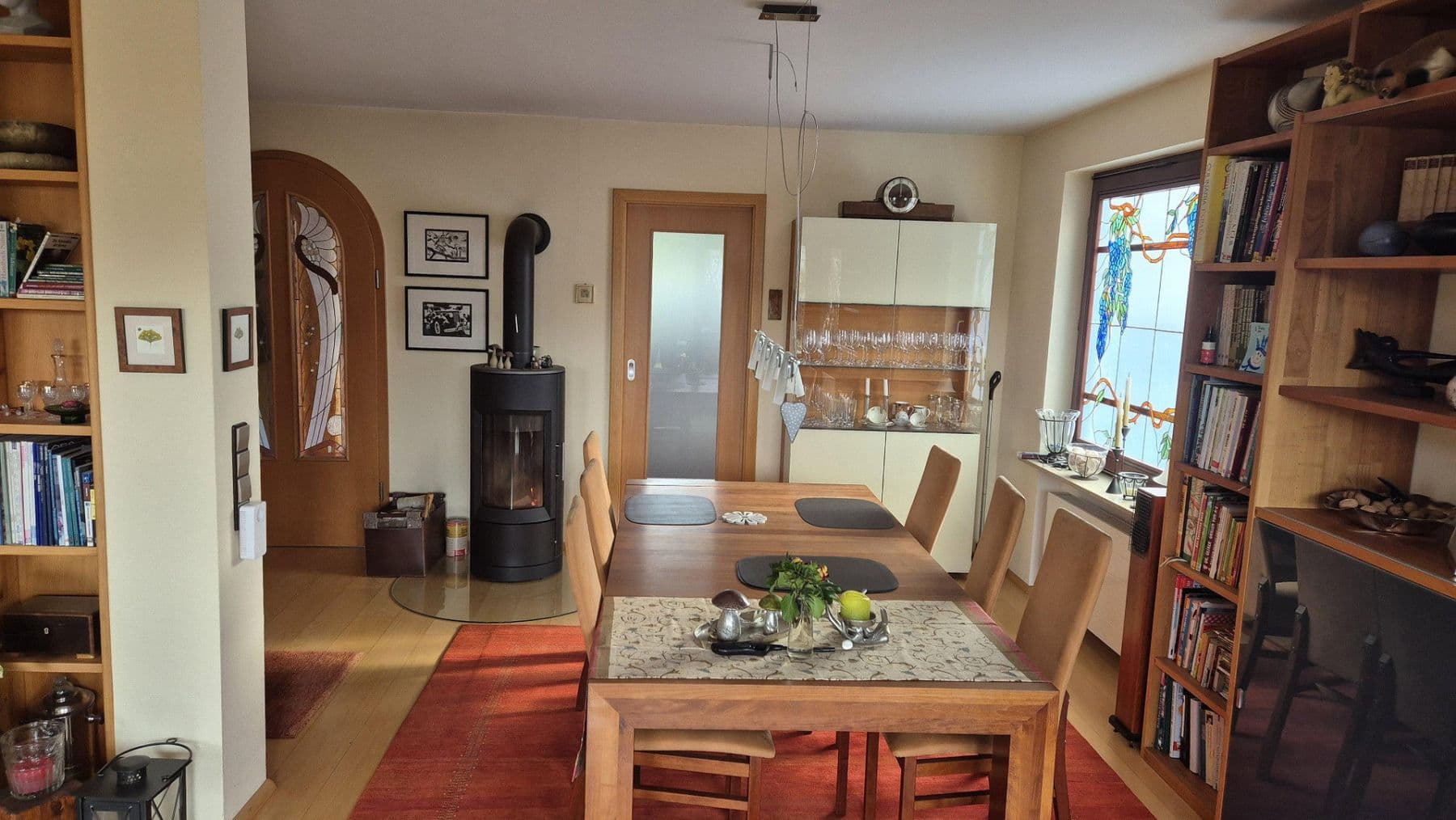 Predaj domu 131 m², pozemek 334 m², Tübinger Str. 25/2, Weil im Schönbuch, Bádensko-Wurttembersko Predaj domu 131 m², pozemek 334 m², Tübinger Str. 25/2, Weil im Schönbuch, Bádensko-Wurttembersko