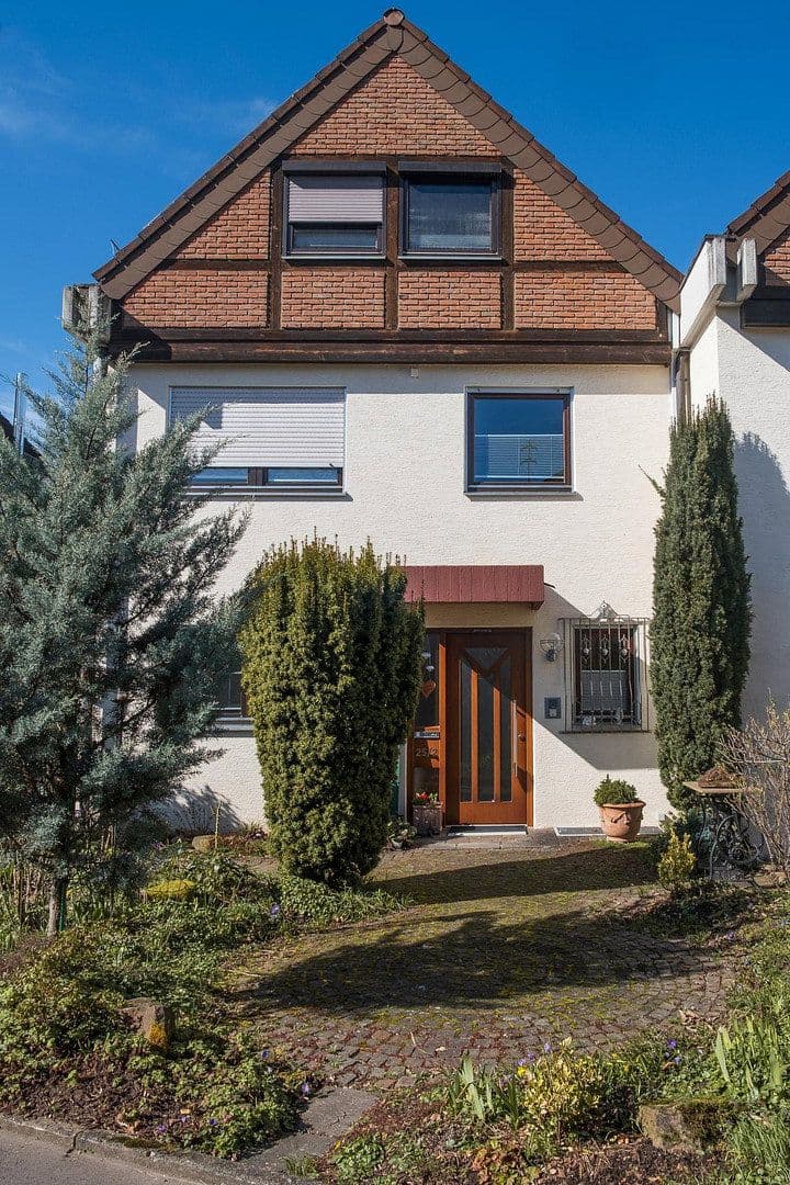 Predaj domu 131 m², pozemek 334 m², Tübinger Str. 25/2, Weil im Schönbuch, Bádensko-Wurttembersko Predaj domu 131 m², pozemek 334 m², Tübinger Str. 25/2, Weil im Schönbuch, Bádensko-Wurttembersko