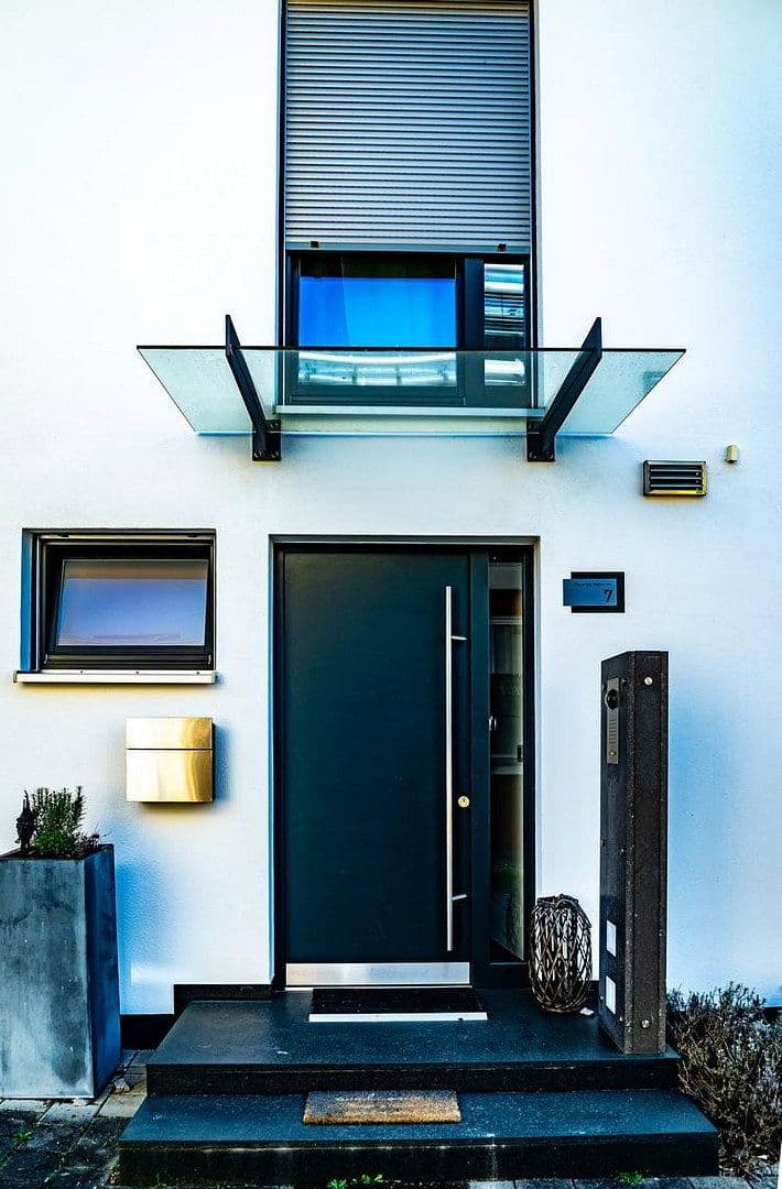 Predaj domu 176 m², pozemek 370 m², Bühl, Bádensko-Wurttembersko Predaj domu 176 m², pozemek 370 m², Bühl, Bádensko-Wurttembersko