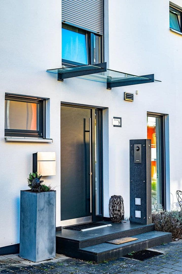 Predaj domu 176 m², pozemek 370 m², Bühl, Bádensko-Wurttembersko Predaj domu 176 m², pozemek 370 m², Bühl, Bádensko-Wurttembersko