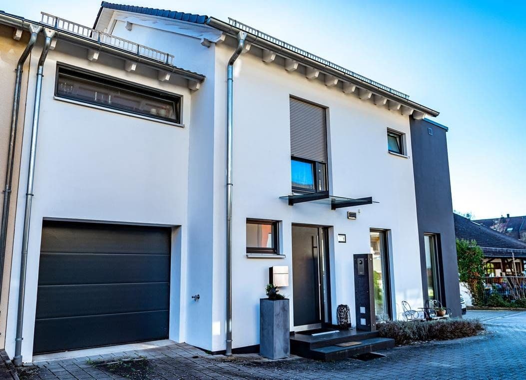 Predaj domu 176 m², pozemek 370 m², Bühl, Bádensko-Wurttembersko Predaj domu 176 m², pozemek 370 m², Bühl, Bádensko-Wurttembersko