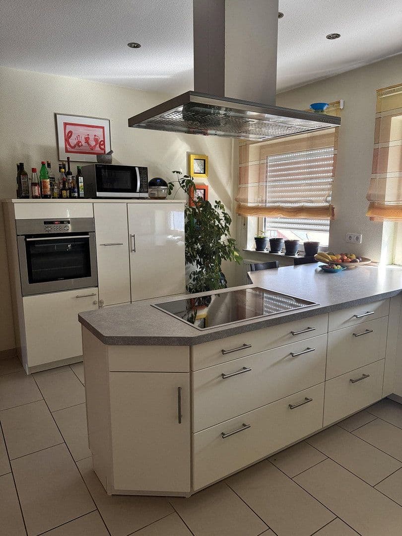 Predaj domu 458 m², pozemek 678 m², Ritter-Stephan-von-Mörlheim-Straße 2, Eußerthal, Porýnie-Falcko Predaj domu 458 m², pozemek 678 m², Ritter-Stephan-von-Mörlheim-Straße 2, Eußerthal, Porýnie-Falcko