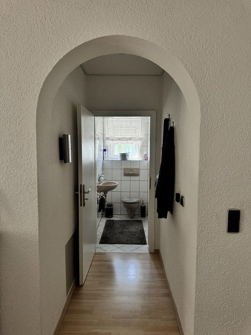 Predaj domu 458 m², pozemek 678 m², Ritter-Stephan-von-Mörlheim-Straße 2, Eußerthal, Porýnie-Falcko Predaj domu 458 m², pozemek 678 m², Ritter-Stephan-von-Mörlheim-Straße 2, Eußerthal, Porýnie-Falcko