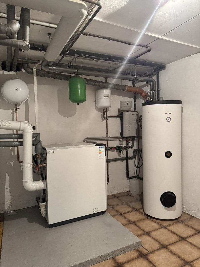 Predaj domu 458 m², pozemek 678 m², Ritter-Stephan-von-Mörlheim-Straße 2, Eußerthal, Porýnie-Falcko Predaj domu 458 m², pozemek 678 m², Ritter-Stephan-von-Mörlheim-Straße 2, Eußerthal, Porýnie-Falcko