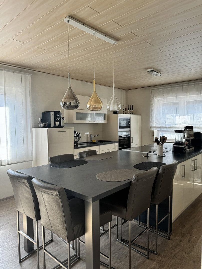 Predaj domu 458 m², pozemek 678 m², Ritter-Stephan-von-Mörlheim-Straße 2, Eußerthal, Porýnie-Falcko Predaj domu 458 m², pozemek 678 m², Ritter-Stephan-von-Mörlheim-Straße 2, Eußerthal, Porýnie-Falcko