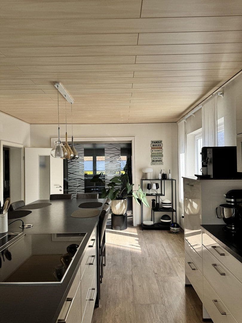 Predaj domu 458 m², pozemek 678 m², Ritter-Stephan-von-Mörlheim-Straße 2, Eußerthal, Porýnie-Falcko Predaj domu 458 m², pozemek 678 m², Ritter-Stephan-von-Mörlheim-Straße 2, Eußerthal, Porýnie-Falcko