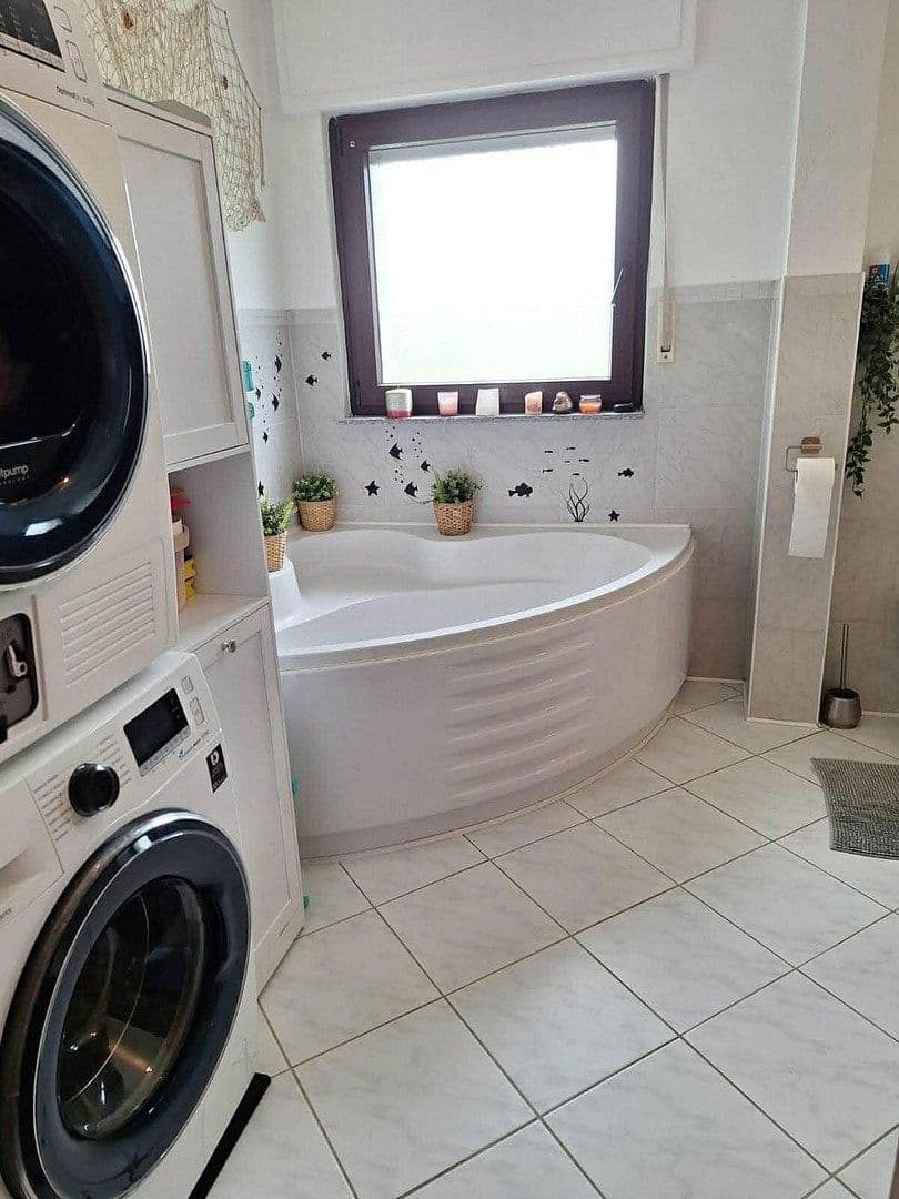 Prenájom bytu 4-izbový 98 m², Sprockhövel, Severné Porýnie - Westfálsko Prenájom bytu 4-izbový 98 m², Sprockhövel, Severné Porýnie - Westfálsko