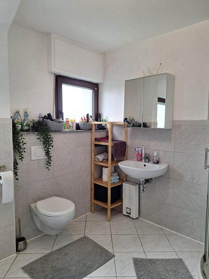 Prenájom bytu 4-izbový 98 m², Sprockhövel, Severné Porýnie - Westfálsko Prenájom bytu 4-izbový 98 m², Sprockhövel, Severné Porýnie - Westfálsko