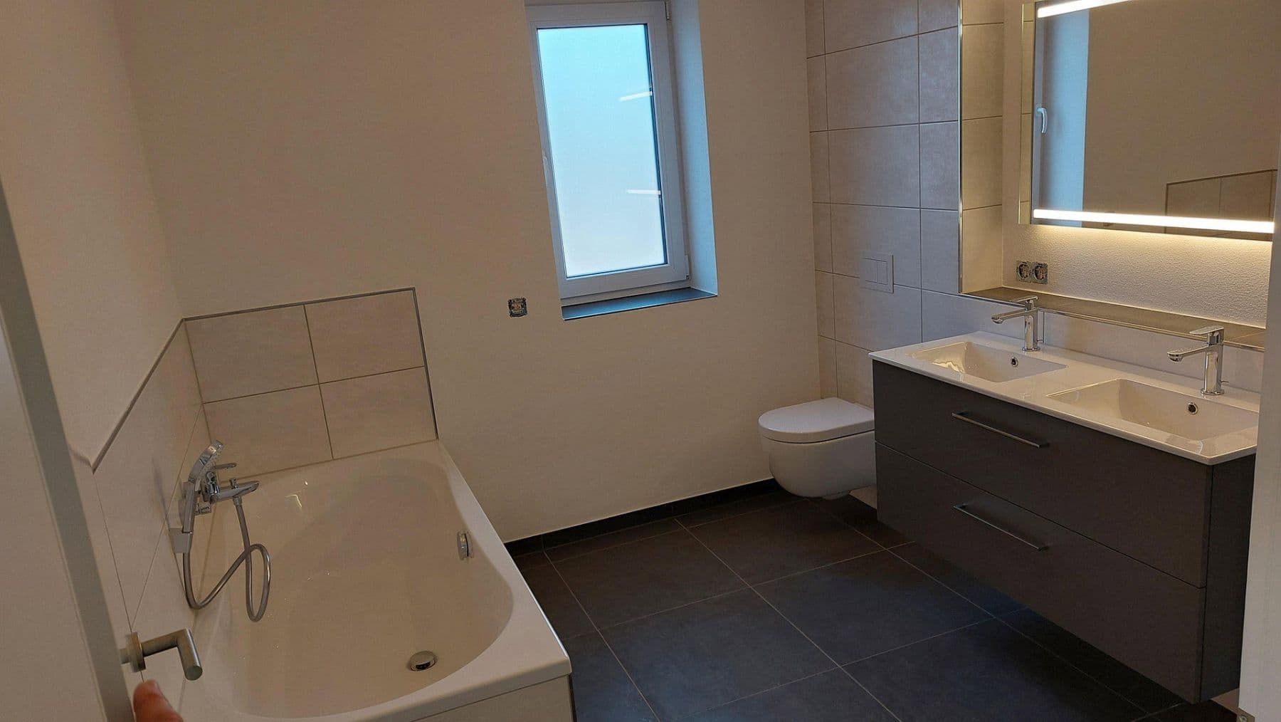 Prenájom bytu 2-izbový 89 m², Schloßstr. 2G, Wadern, Sársko Prenájom bytu 2-izbový 89 m², Schloßstr. 2G, Wadern, Sársko