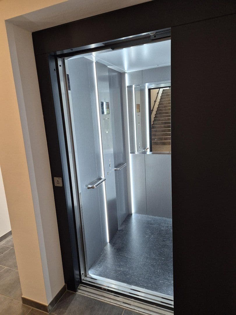 Prenájom bytu 2-izbový 89 m², Schloßstr. 2G, Wadern, Sársko Prenájom bytu 2-izbový 89 m², Schloßstr. 2G, Wadern, Sársko