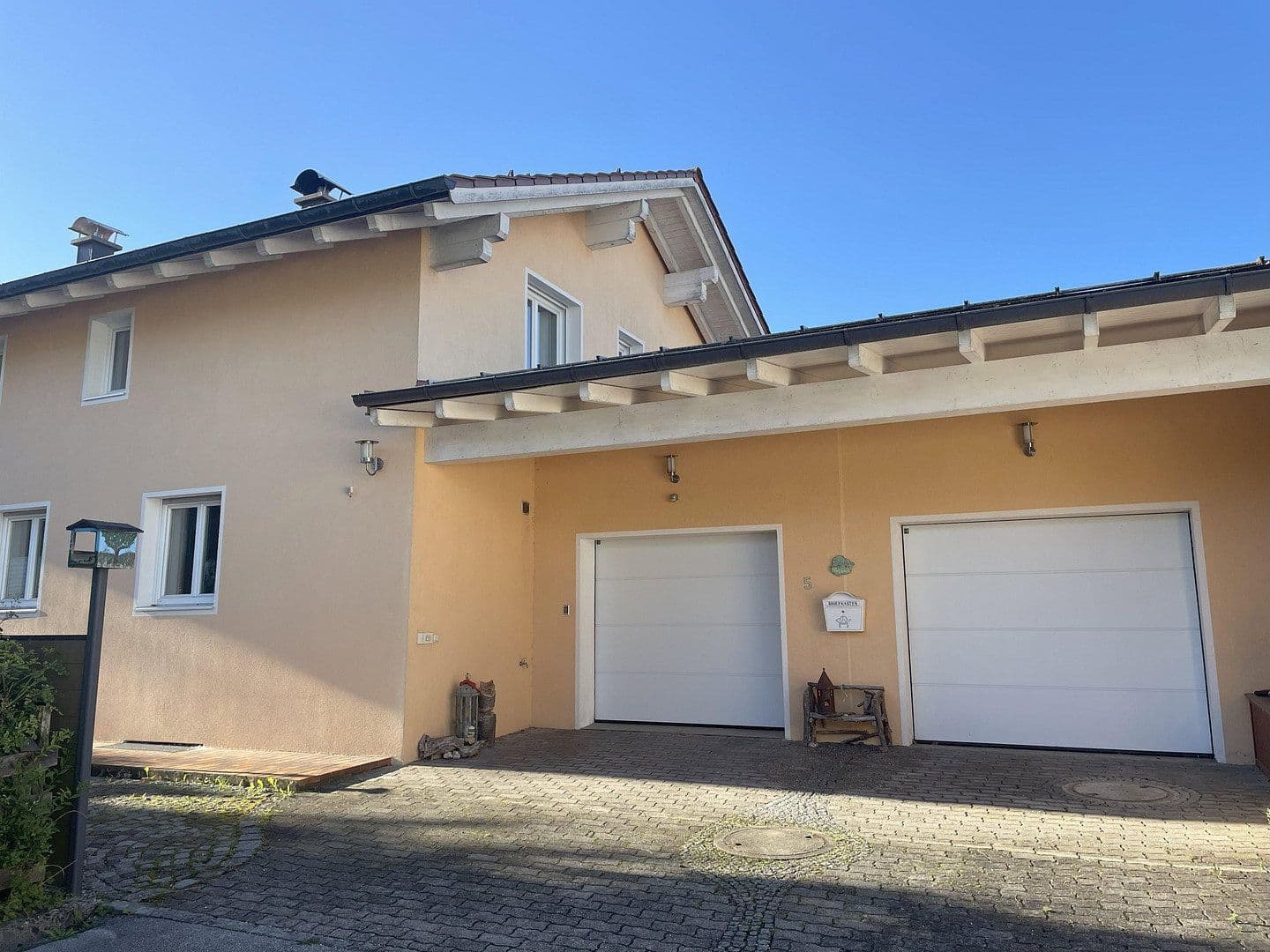 Predaj domu 212 m², pozemek 650 m², Laufen, Bavorsko Predaj domu 212 m², pozemek 650 m², Laufen, Bavorsko