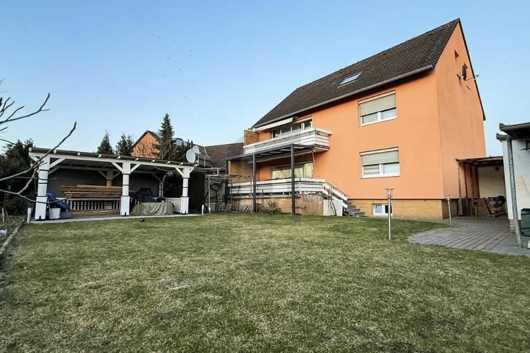 Predaj domu 271 m², pozemek 596 m², Lehrte, Dolné Sasko Predaj domu 271 m², pozemek 596 m², Lehrte, Dolné Sasko