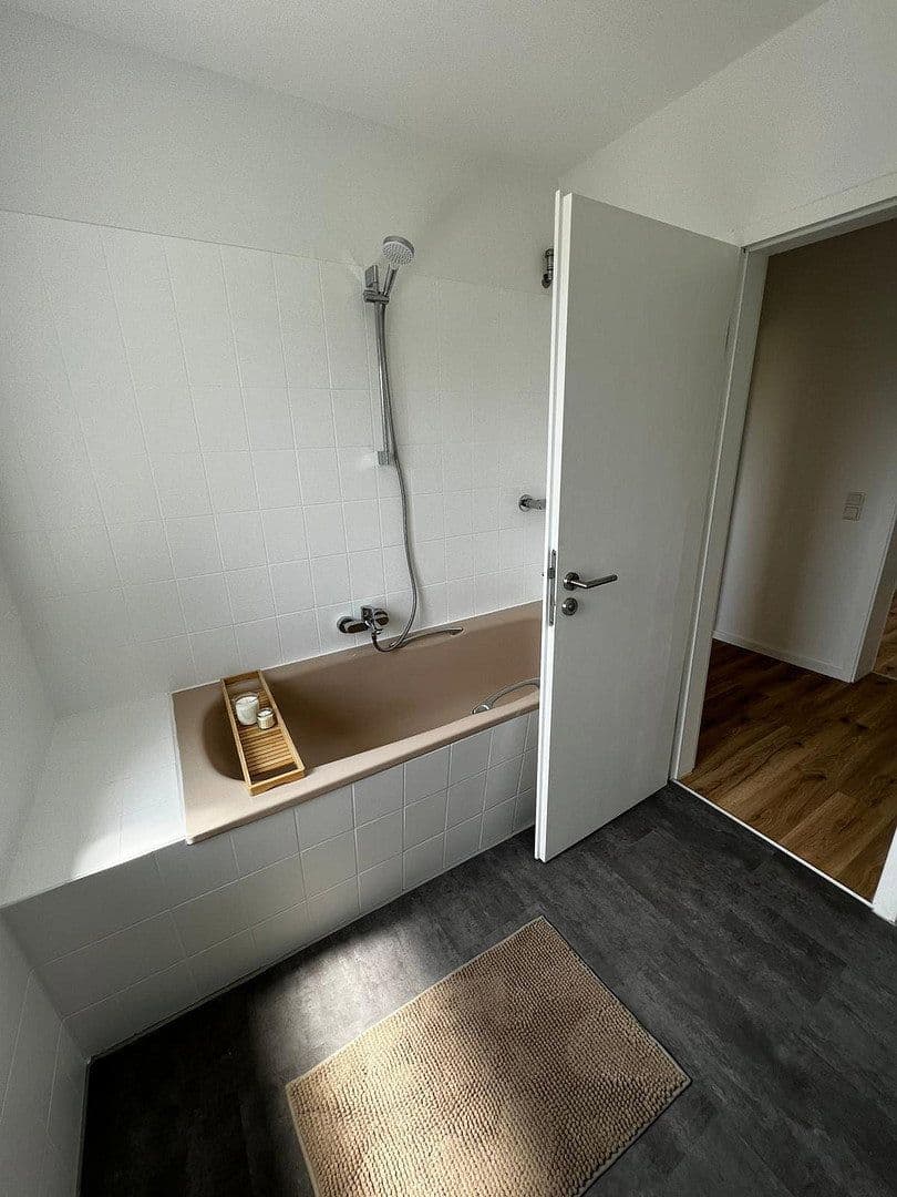 Prenájom bytu 3-izbový 70 m², Sperberstraße 18, Leichlingen, Severné Porýnie - Westfálsko Prenájom bytu 3-izbový 70 m², Sperberstraße 18, Leichlingen, Severné Porýnie - Westfálsko