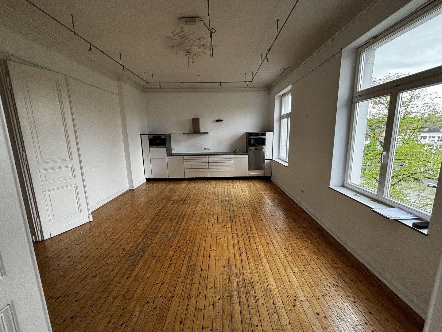 Prenájom bytu 4-izbový 140 m², Bismarckstr. 94, Aachen, Severné Porýnie - Westfálsko Prenájom bytu 4-izbový 140 m², Bismarckstr. 94, Aachen, Severné Porýnie - Westfálsko