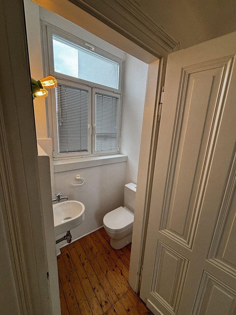 Prenájom bytu 4-izbový 140 m², Bismarckstr. 94, Aachen, Severné Porýnie - Westfálsko Prenájom bytu 4-izbový 140 m², Bismarckstr. 94, Aachen, Severné Porýnie - Westfálsko