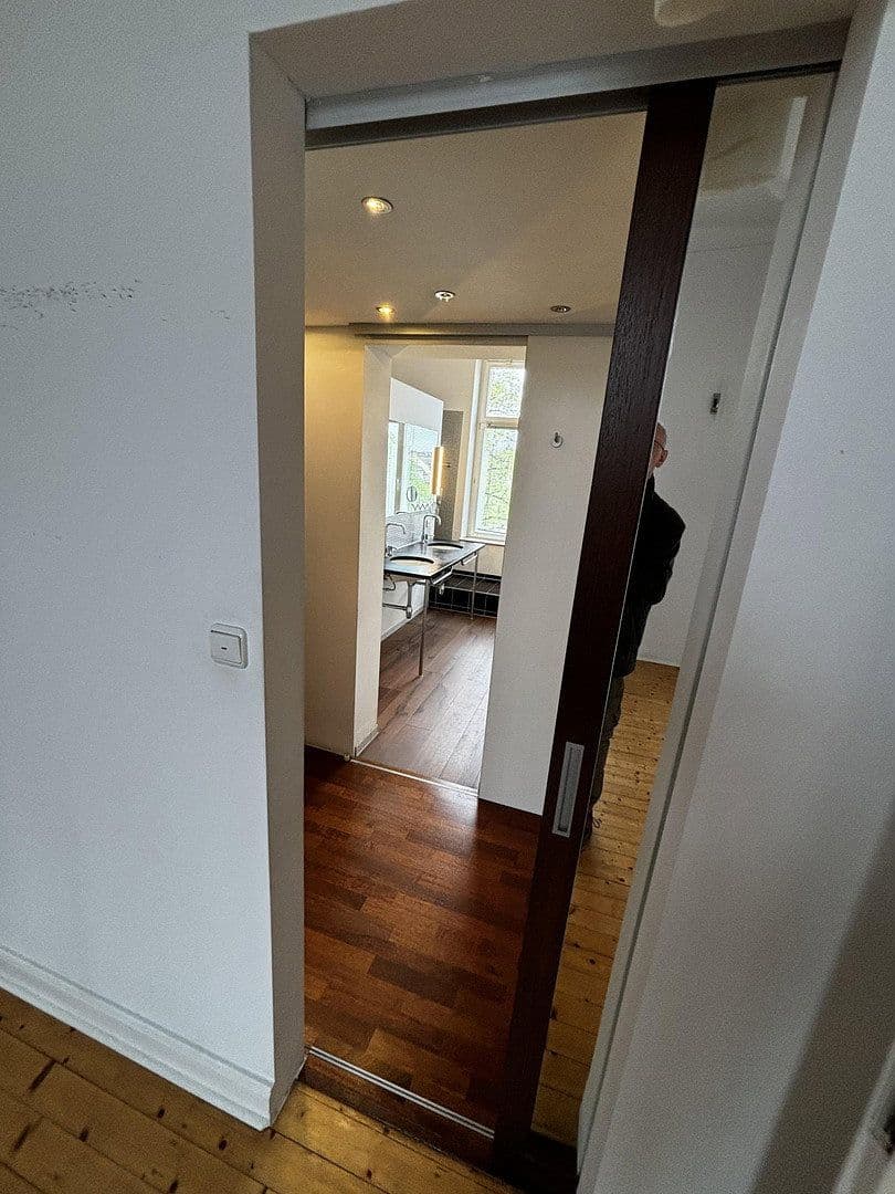 Prenájom bytu 4-izbový 140 m², Bismarckstr. 94, Aachen, Severné Porýnie - Westfálsko Prenájom bytu 4-izbový 140 m², Bismarckstr. 94, Aachen, Severné Porýnie - Westfálsko