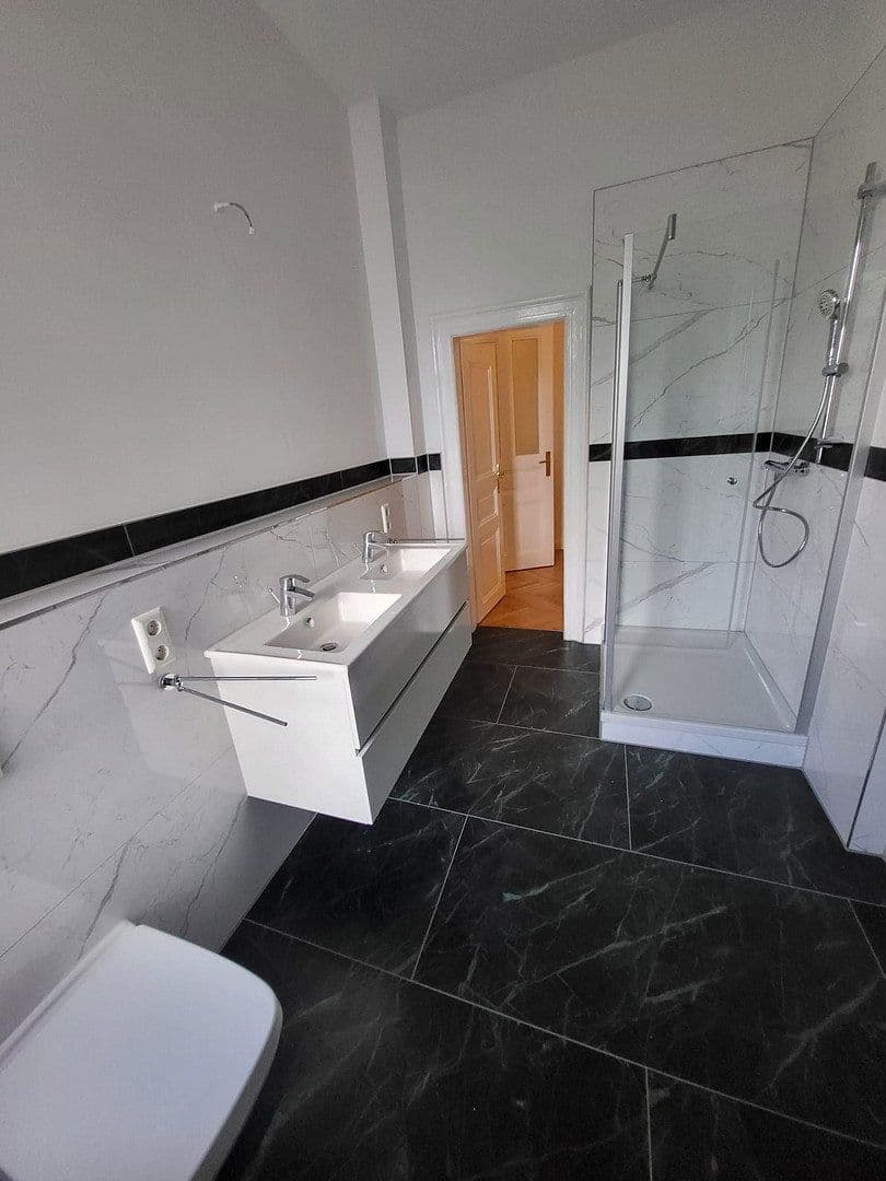 Prenájom bytu 3-izbový 98 m², Leipzig, Sasko Prenájom bytu 3-izbový 98 m², Leipzig, Sasko