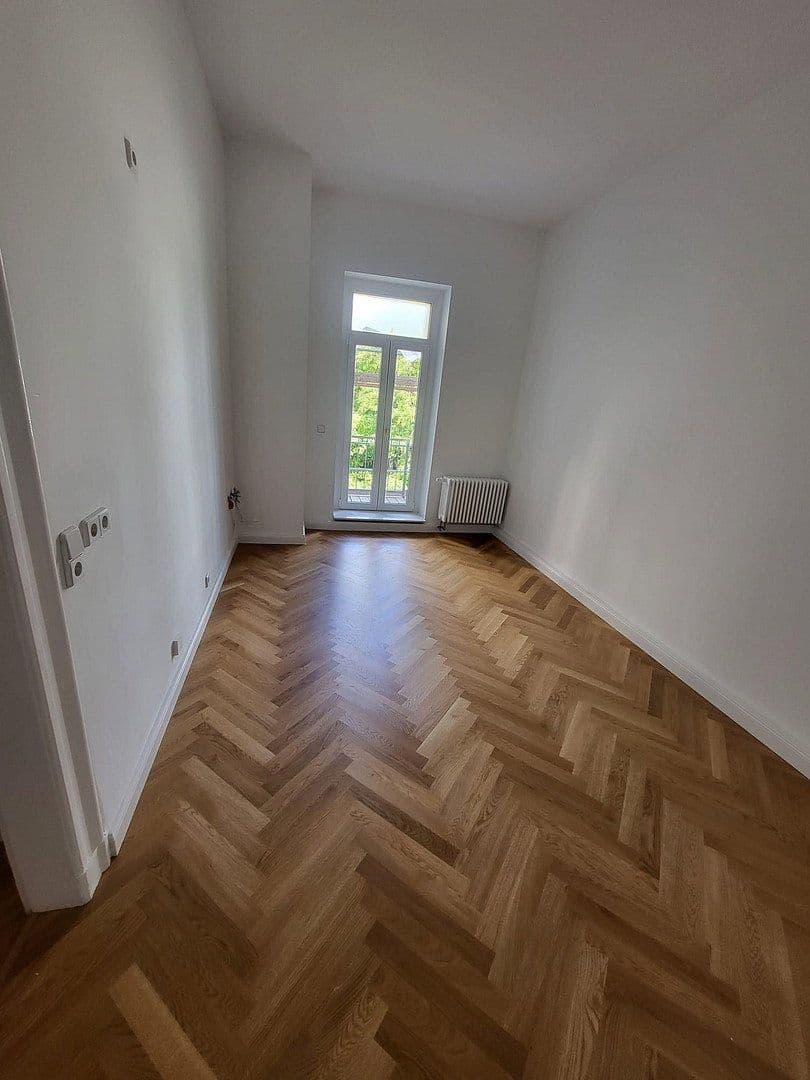 Prenájom bytu 3-izbový 98 m², Leipzig, Sasko Prenájom bytu 3-izbový 98 m², Leipzig, Sasko