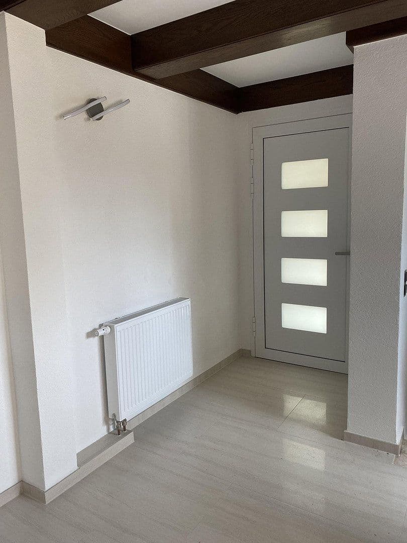 Prenájom bytu 4-izbový 120 m², Uhingen, Bádensko-Wurttembersko Prenájom bytu 4-izbový 120 m², Uhingen, Bádensko-Wurttembersko