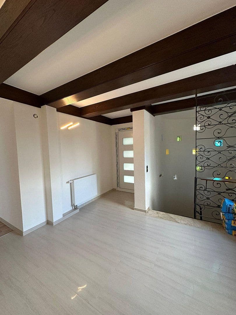 Prenájom bytu 4-izbový 120 m², Uhingen, Bádensko-Wurttembersko Prenájom bytu 4-izbový 120 m², Uhingen, Bádensko-Wurttembersko