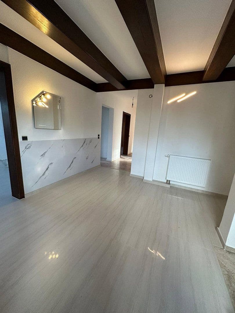 Prenájom bytu 4-izbový 120 m², Uhingen, Bádensko-Wurttembersko Prenájom bytu 4-izbový 120 m², Uhingen, Bádensko-Wurttembersko