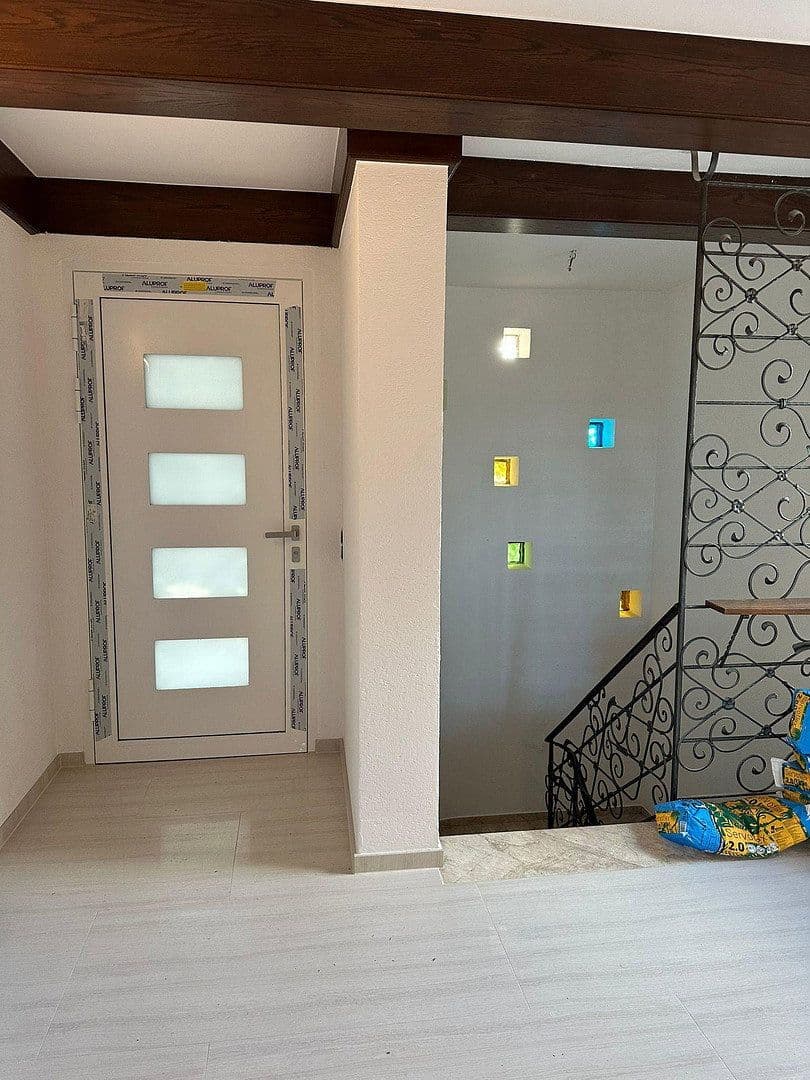 Prenájom bytu 4-izbový 120 m², Uhingen, Bádensko-Wurttembersko Prenájom bytu 4-izbový 120 m², Uhingen, Bádensko-Wurttembersko