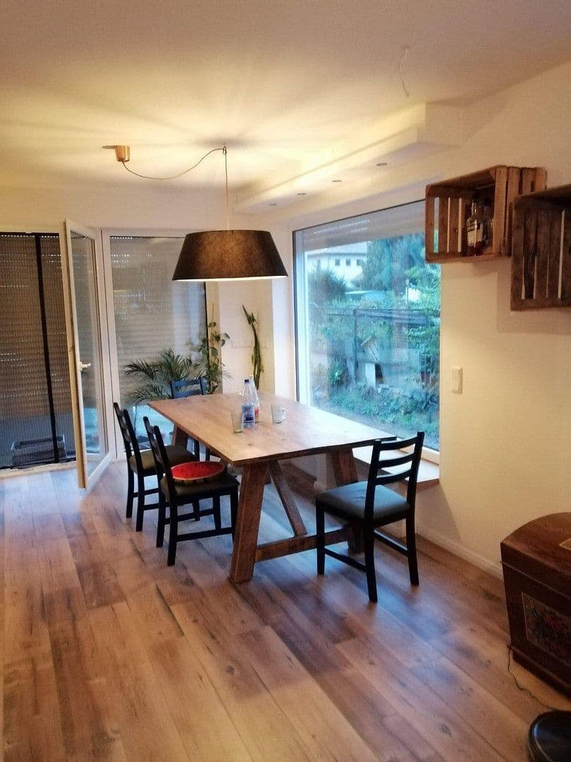 Prenájom bytu 4-izbový 133 m², Kaulbachweg, Leipzig, Sasko Prenájom bytu 4-izbový 133 m², Kaulbachweg, Leipzig, Sasko