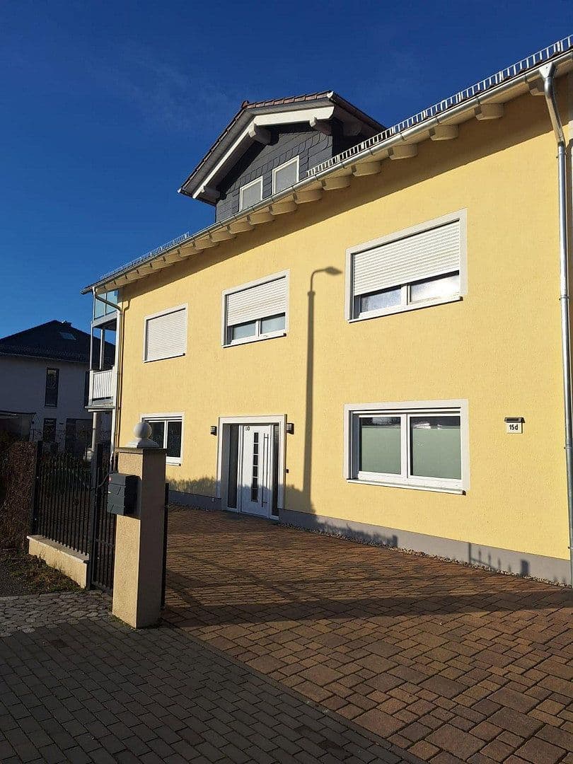 Prenájom bytu 4-izbový 133 m², Kaulbachweg, Leipzig, Sasko Prenájom bytu 4-izbový 133 m², Kaulbachweg, Leipzig, Sasko