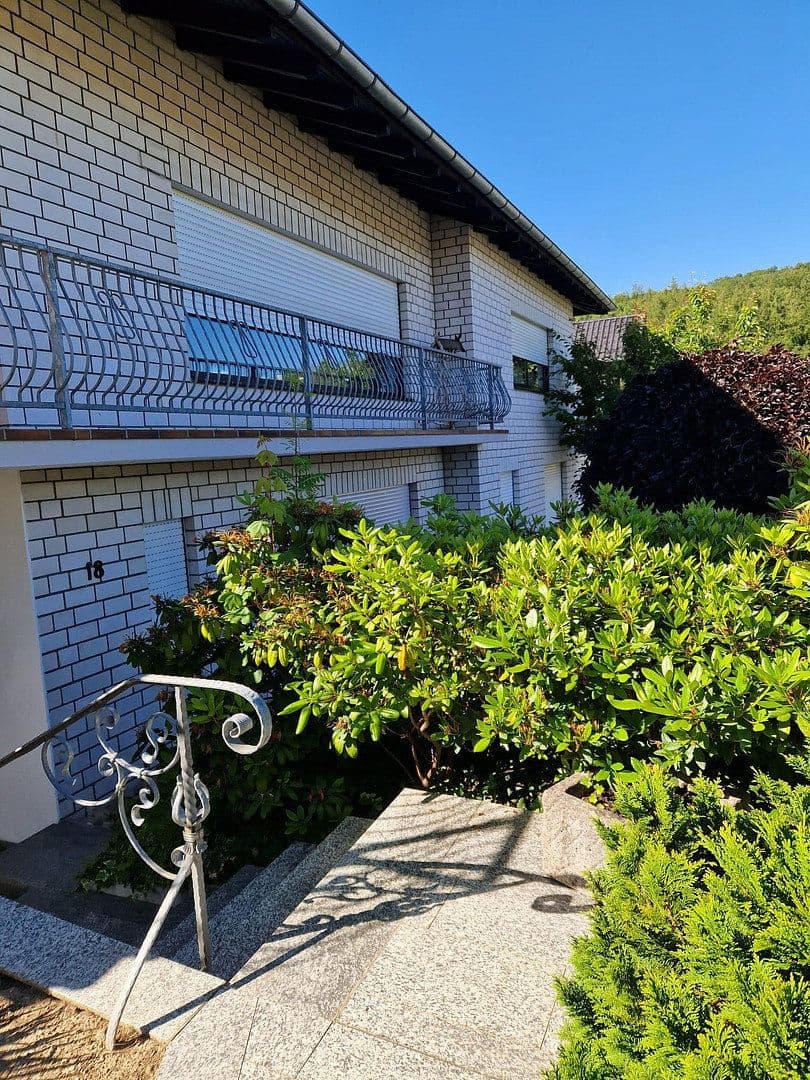 Predaj domu 283 m², pozemek 875 m², Mengerskirchen, Hesensko Predaj domu 283 m², pozemek 875 m², Mengerskirchen, Hesensko