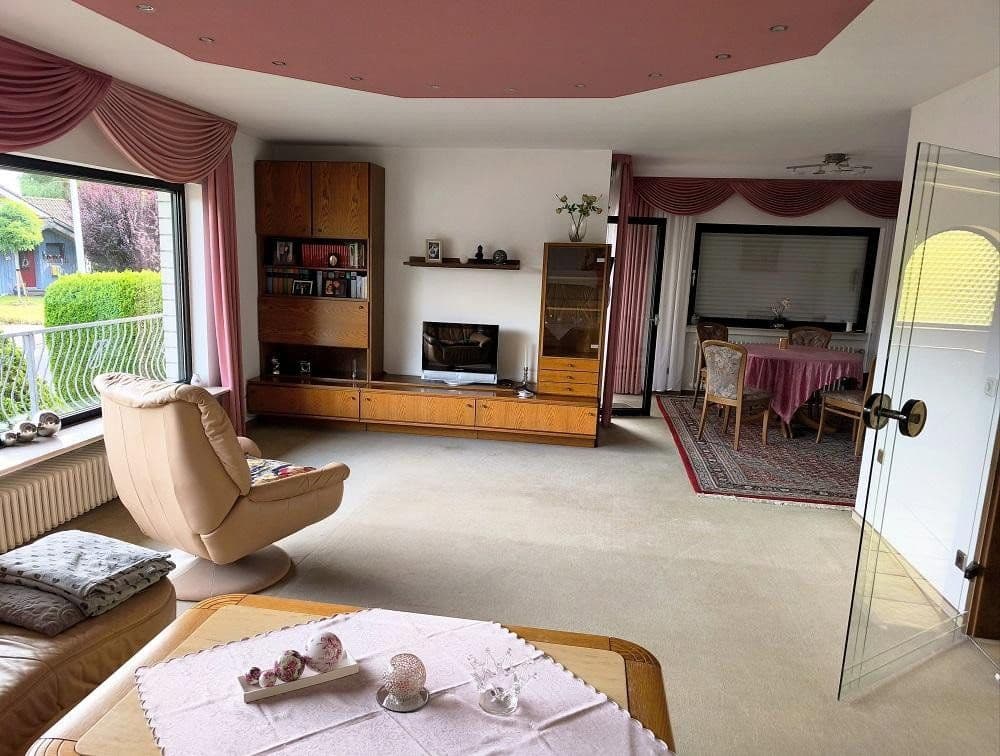 Predaj domu 283 m², pozemek 875 m², Mengerskirchen, Hesensko Predaj domu 283 m², pozemek 875 m², Mengerskirchen, Hesensko