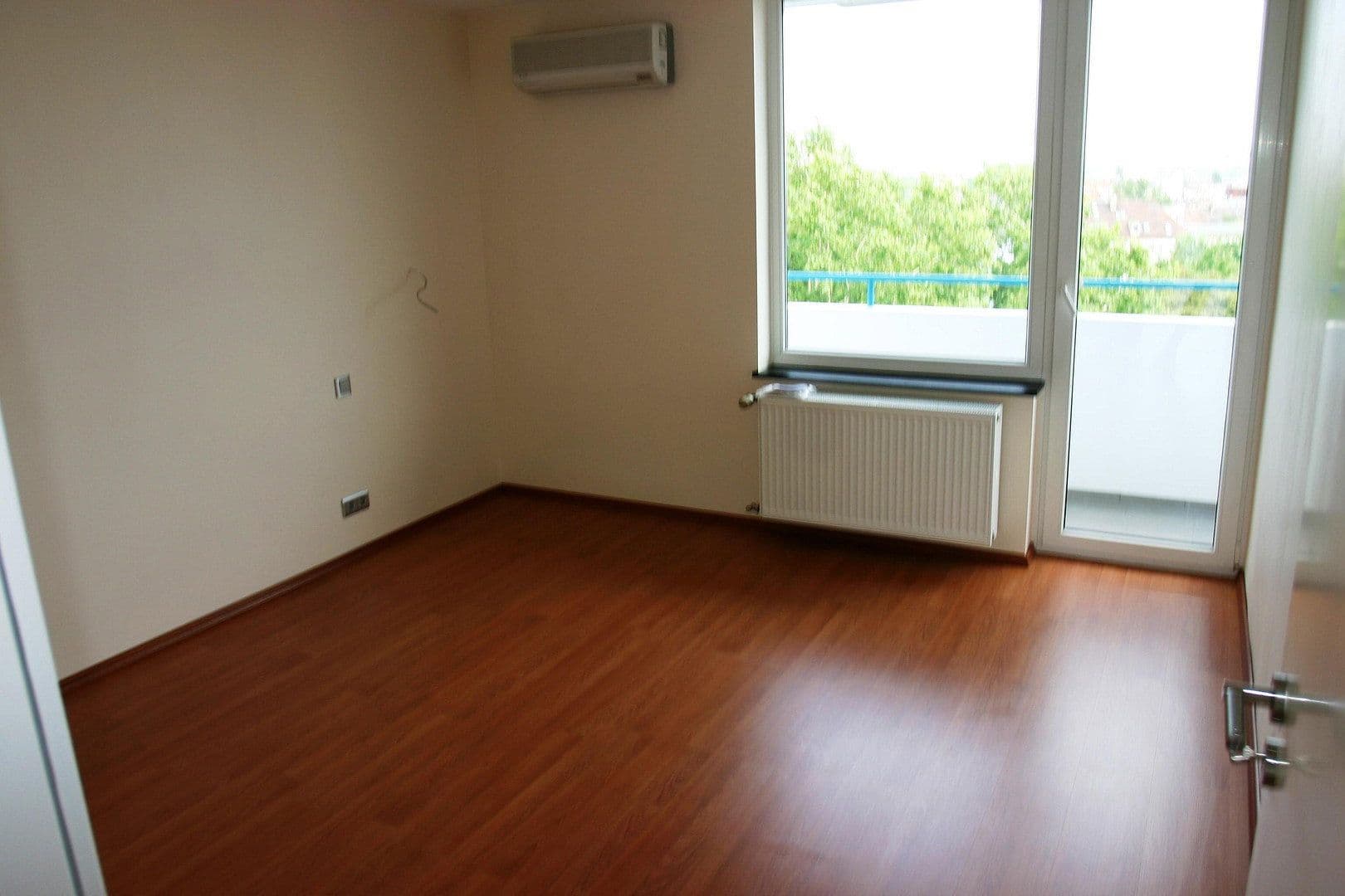 Predaj bytu 3-izbový 90 m², Frankfurt am Main, Hesensko Predaj bytu 3-izbový 90 m², Frankfurt am Main, Hesensko