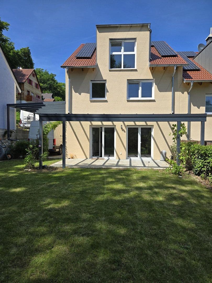 Predaj domu 173 m², pozemek 350 m², Lappersdorf, Bavorsko Predaj domu 173 m², pozemek 350 m², Lappersdorf, Bavorsko