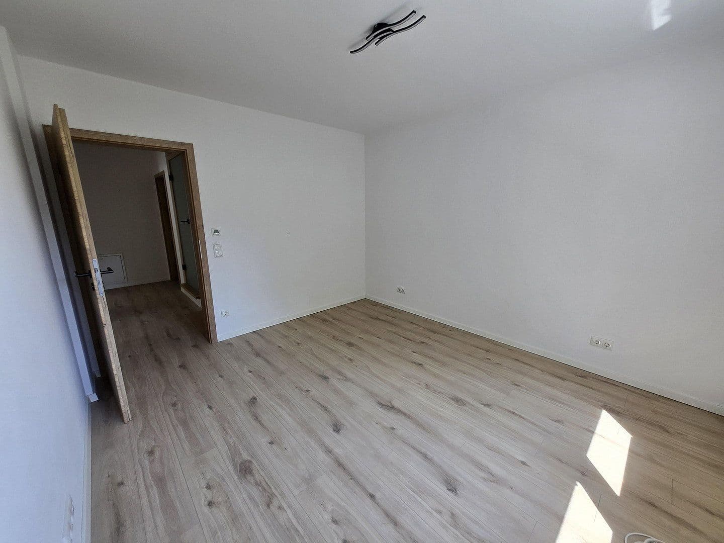 Predaj domu 173 m², pozemek 350 m², Lappersdorf, Bavorsko Predaj domu 173 m², pozemek 350 m², Lappersdorf, Bavorsko