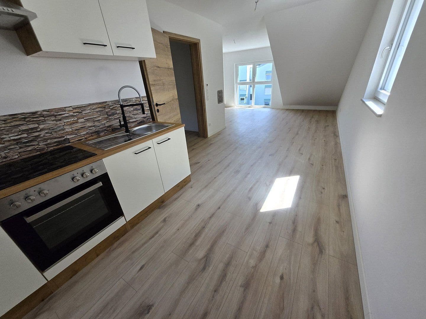 Predaj domu 173 m², pozemek 350 m², Lappersdorf, Bavorsko Predaj domu 173 m², pozemek 350 m², Lappersdorf, Bavorsko