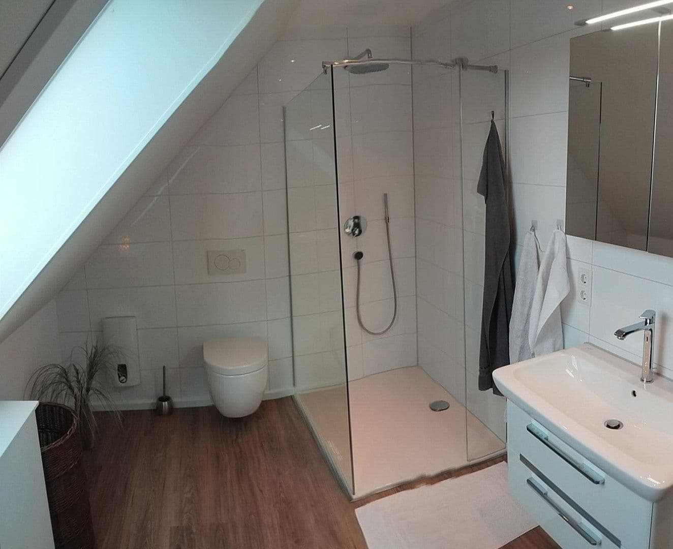 Predaj domu 63 m², pozemek 236 m², Ronnenberg, Dolné Sasko Predaj domu 63 m², pozemek 236 m², Ronnenberg, Dolné Sasko