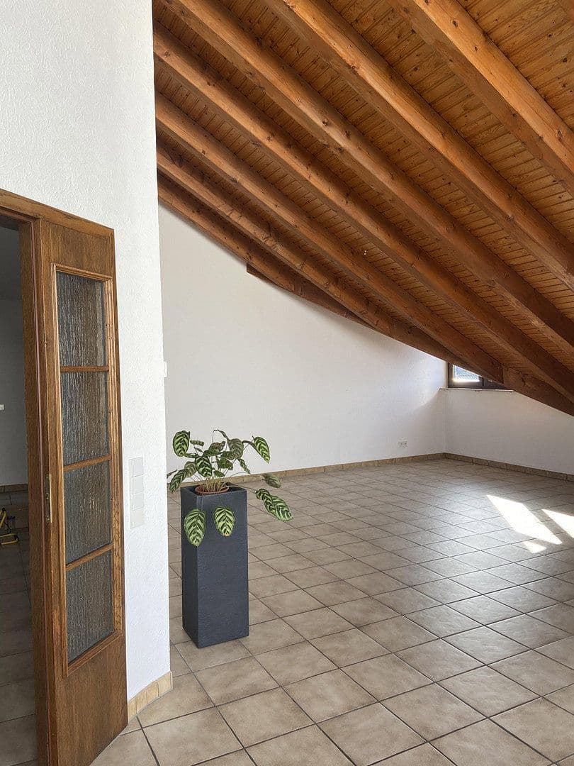 Prenájom bytu 3-izbový 106 m², Winnenden, Bádensko-Wurttembersko Prenájom bytu 3-izbový 106 m², Winnenden, Bádensko-Wurttembersko