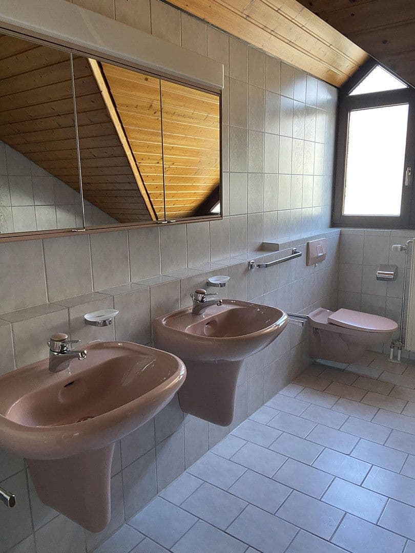 Prenájom bytu 3-izbový 106 m², Winnenden, Bádensko-Wurttembersko Prenájom bytu 3-izbový 106 m², Winnenden, Bádensko-Wurttembersko