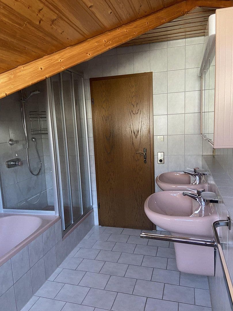 Prenájom bytu 3-izbový 106 m², Winnenden, Bádensko-Wurttembersko Prenájom bytu 3-izbový 106 m², Winnenden, Bádensko-Wurttembersko