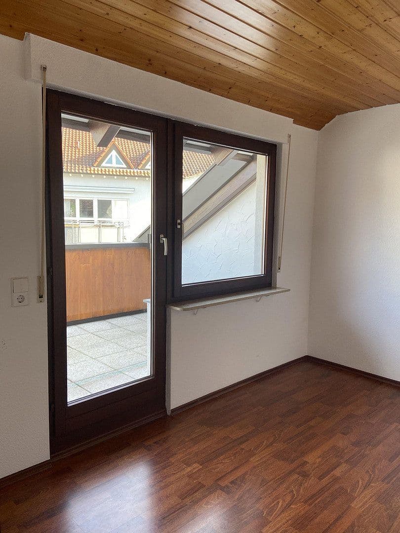 Prenájom bytu 3-izbový 106 m², Winnenden, Bádensko-Wurttembersko Prenájom bytu 3-izbový 106 m², Winnenden, Bádensko-Wurttembersko